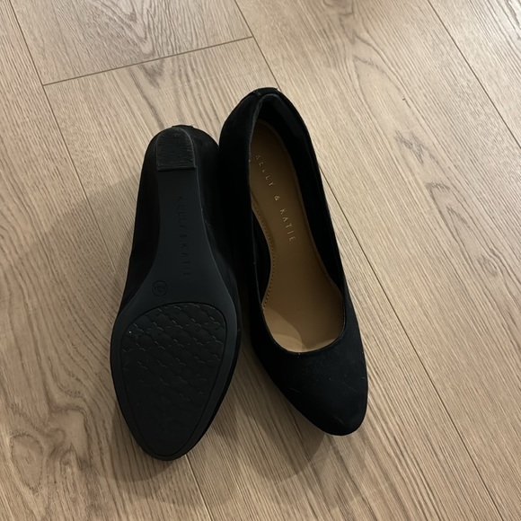 Kelly & Katie Wedge Pumps - Picture 3 of 4